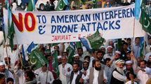 Manifestantes contrarios a los ataques de los aviones sin piloto estadounidenses, en Pakistán. Manifestantes contrarios a los ataques de los aviones sin piloto estadounidenses, en Pakistán.