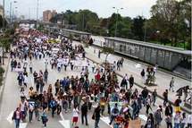 Estudiantes manifestándose en Bogotá