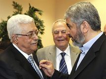 Mahmud Abas, a la izquierda, y Jaled Mishal Mahmud Abas, a la izquierda, y Jaled Mishal