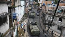 Los blindados entran en Rocinha Los blindados entran en Rocinha