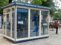 Cabina pública de Internet, en Cuba. Cabina pública de Internet, en Cuba.