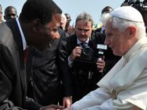 El Papa dice palabras bonitas en África El Papa dice palabras bonitas en África