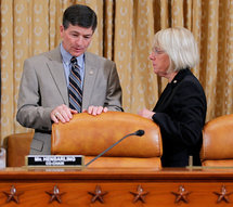 Los secretarios de la comisión especial, Jeb Hensarling y Patty Murray.