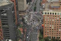 Manifestantes en Colombia. Manifestantes en Colombia.