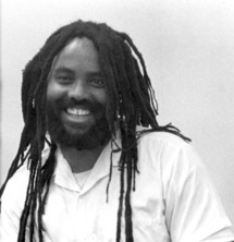 Ex Pantera Negra Mumia Abu-Jamal gana lucha de 30 años contra pena de muerte Ex Pantera Negra Mumia Abu-Jamal gana lucha de 30 años contra pena de muerte