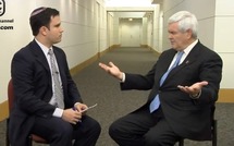 Newt Gingrich, a la derecha, durante la entrevista en The Jewish Channel