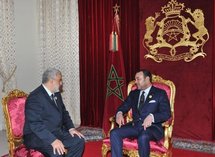 Abdulilá Benkiran-izquierda-y el rey Muhammad VI.