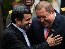 Mahmud Ahmadinejad, a la izquierda, y Hugo Chávez.