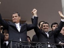 Rafael Correa-izquierda-y Mahmud Ahmadinejad