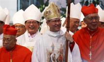 El arzobispo de Manila, Chito Tagle, en el centro. El arzobispo de Manila, Chito Tagle, en el centro.