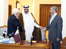 De izquierda a derecha, Abbas, Al Thani y Meshal