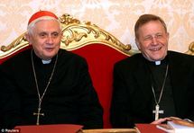 Joseph Ratzinger-izquierda-y Walter Kasper. Joseph Ratzinger-izquierda-y Walter Kasper.