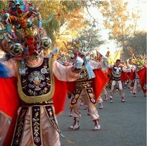 "Puertas del averno" se abren en Bolivia, dando inicio a folklórico carnaval