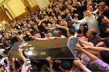 Multitud despidió en El Cairo al patriarca del cristianismo copto Multitud despidió en El Cairo al patriarca del cristianismo copto