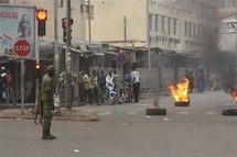 Un soldado en las calles de Bamako, Mali.