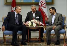 Erdogan-a la izquierda-y Ahmadinijad, en Teherán. Erdogan-a la izquierda-y Ahmadinijad, en Teherán.