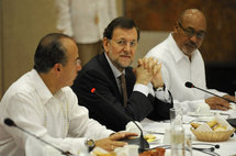 Felipe Calderón-izquierda-y Mariano Rajoy-centro-.