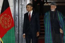 Barak Obama-a la izquierda-, y Hamid Karzai.