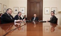 De izquierda a derecha, Evangelos Venizelos, Antonis Samaras, Carolos Papulias y Alexis Tsipras.