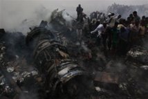 Caos en Lagos tras estrellarse un avión con 153 personas a bordo Caos en Lagos tras estrellarse un avión con 153 personas a bordo