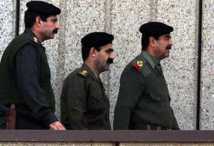 Saddam Husein-derecha-y Abed Hmud, en el centro. Saddam Husein-derecha-y Abed Hmud, en el centro.