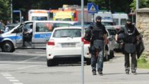 Policías alemanes, en Karlsruhe Policías alemanes, en Karlsruhe