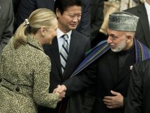 Hillary Rodham Clinton-izquierda-y Hamid Karzai Hillary Rodham Clinton-izquierda-y Hamid Karzai