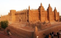 La mezquita Djingareyber, en Tombuctú, Malí La mezquita Djingareyber, en Tombuctú, Malí