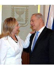Hillary Rodham Clinton-a la izquierda- y Benjamin Netanyahu