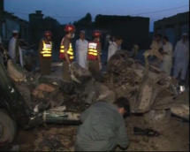 Atentado con coche bomba deja 12 muertos en Pakistán