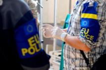 Policías de la Unión Europea, en Kosovo.
