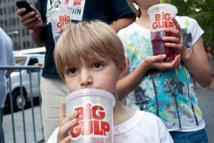 Nueva York prohíbe la venta de gaseosas y bebidas azucaradas gigantes