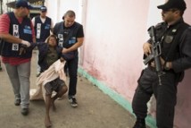 Un equipo municipal de lucha contra el crack actúa en Jacarezinho, Rio de Janeiro, Brasil.