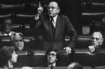 Santiago Carrillo, en el parlamento español, en 1977.