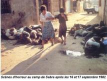 Los cadáveres en las calles en Sabra y Chatila, en 1982, en Líbano.