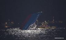 El barco hundido, cerca de Hong Kong. El barco hundido, cerca de Hong Kong.