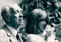 Jorge Luis Borges-izquierda- y María Kodama