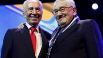 Simón Peres-izquierda-y Henry Kissinger.