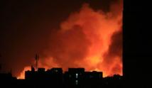 El humo sale de la fábrica militar atacada, en Sudán. El humo sale de la fábrica militar atacada, en Sudán.