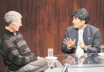 El director de la agencia FIDES en Bolivia, el sacerdote jesuita José Gramunt de Moragas, izquierda, y Evo Morales El director de la agencia FIDES en Bolivia, el sacerdote jesuita José Gramunt de Moragas, izquierda, y Evo Morales