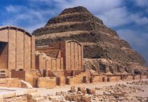 Sepulturas en la zona de Saqqara. Sepulturas en la zona de Saqqara.