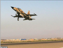 Un avión de guerra iraní