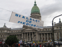 Argentina: anuncian que licitarán medios de Clarín que estén fuera de la ley