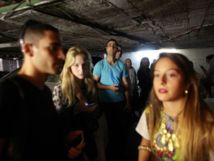 Habitantes de Tel Aviv, en  un refugio