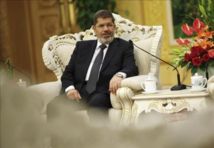 Mursi refuerza sus prerrogativas y destituye al fiscal general Mursi refuerza sus prerrogativas y destituye al fiscal general