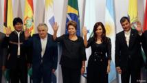 De izquierda a derecha, los presidentes de Bolivia, Evo Morales, Uruguay, José Mújica, Brasil, Dilma Rousseff, Argentina, Cristina Fernández y Ecuador, Rafael Correa. De izquierda a derecha, los presidentes de Bolivia, Evo Morales, Uruguay, José Mújica, Brasil, Dilma Rousseff, Argentina, Cristina Fernández y Ecuador, Rafael Correa.
