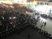Manifestantes de izquierdas contrarios a la nueva constitución Manifestantes de izquierdas contrarios a la nueva constitución