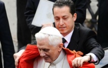 El Papa-izquierda-y Paolo Gabriele El Papa-izquierda-y Paolo Gabriele