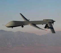 Un drone(avión sin piloto) Un drone(avión sin piloto)