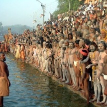 Miles de peregrinos en el Kumbh Mela Miles de peregrinos en el Kumbh Mela